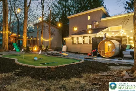 8499 Bumble Bee Way, Coolbaugh Twp, PA 18466