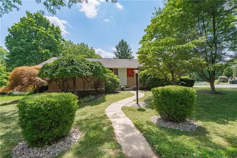 1411 Chippewa Dr, Allentown, PA 18104