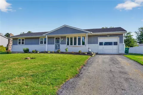 2888 Willow Ln, Macungie, PA 18062