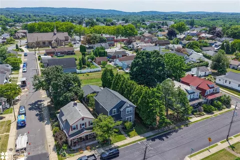 View/Area - 320 High St, Hellertown, PA 18055 photo 2 of 2