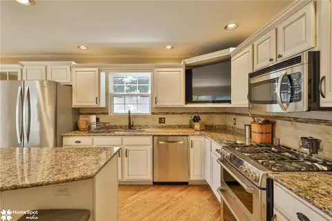 Kitchen - 320 High St, Hellertown, PA 18055 photo 4 of 4