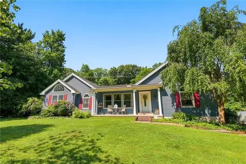 6609 Crown Ln, Zionsville, PA 18092