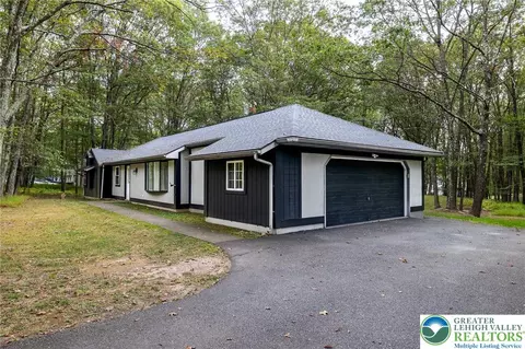 234 Upper Ridge Dr, Effort, PA 18330