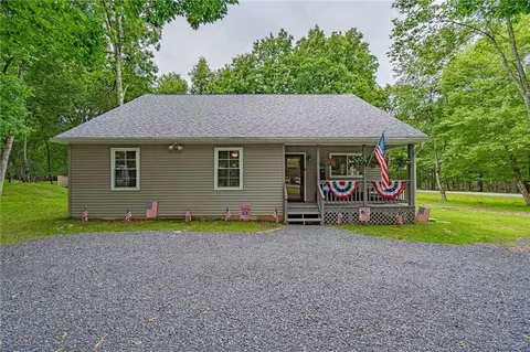 4 Wylie Cir, Albrightsville, PA 18210