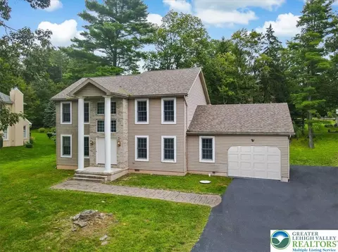 154 Escoll Dr, East Stroudsburg, PA 18301