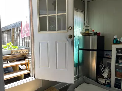 Entry Way - 57 E Garrison St, Bethlehem, PA 18018 photo 1 of 7