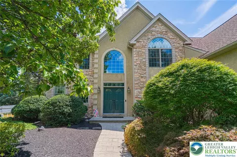 6958 Lehigh Ct, Allentown, PA 18106