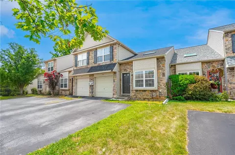 1040 Timberidge Ln, Allentown, PA 18106