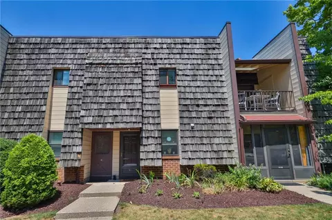 1025 Viage Round #L, Allentown, PA 18106