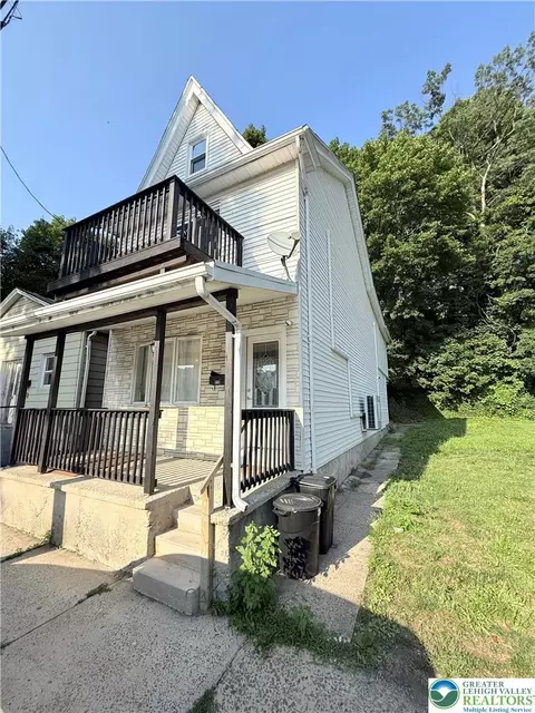 215 Schuylkill Ave, Tamaqua, PA 18252