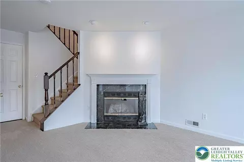 Living - 1981 Willings Ln, Hellertown, PA 18055 photo 5 of 5