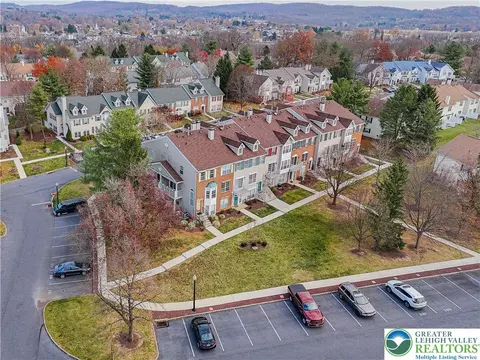 View/Area - 1981 Willings Ln, Hellertown, PA 18055 photo 3 of 5