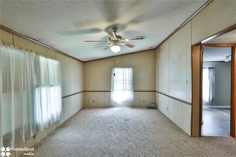 Living - 94 Juniper Ct, Bath, PA 18014 photo 4 of 7