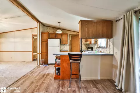 Kitchen - 94 Juniper Ct, Bath, PA 18014 photo 4 of 4