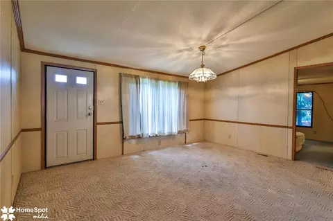 Living - 94 Juniper Ct, Bath, PA 18014 photo 1 of 7