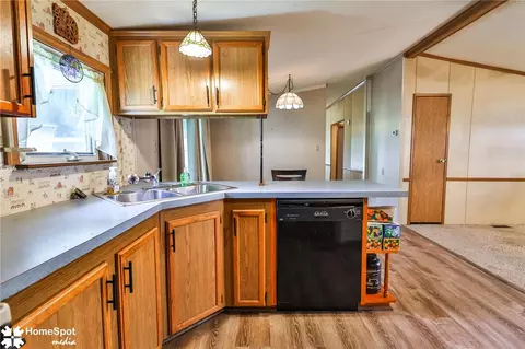 Kitchen - 94 Juniper Ct, Bath, PA 18014 photo 3 of 4