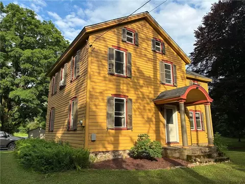 108 Effort Neola Rd, Chestnuthill Twp, PA 18330