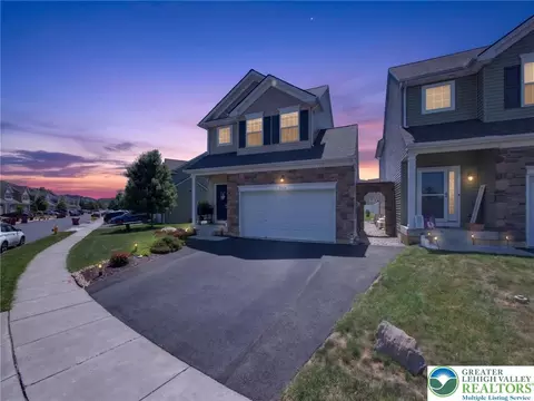 2214 Huntington Ln, Easton, PA 18040
