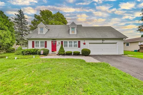 5 York Pl, Easton, PA 18045