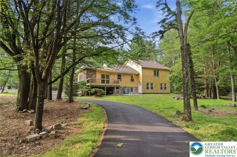 158 Pineknoll Dr, Lake Harmony, PA 18624