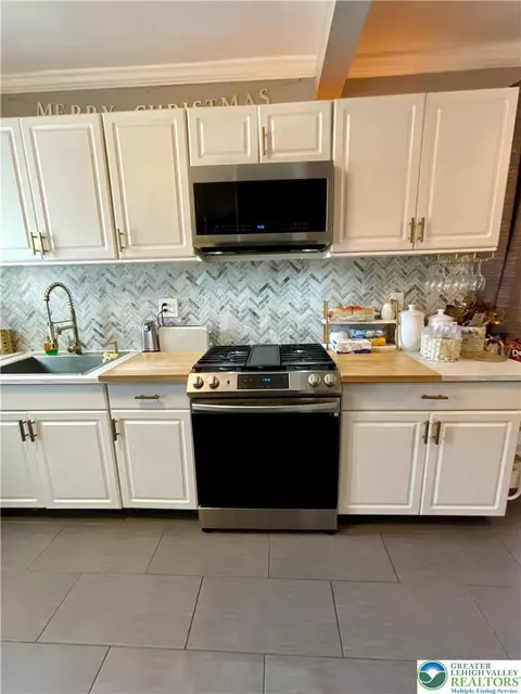 320 E Union Blvd, Bethlehem, PA 18018 photo 5