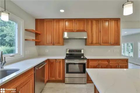Kitchen - 919 Point Phillips Rd, Bath, PA 18014 photo 6 of 6
