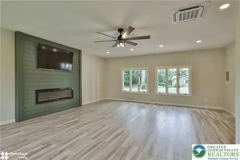 Living - 919 Point Phillips Rd, Bath, PA 18014 photo 6 of 6