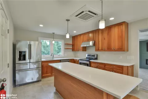 Kitchen - 919 Point Phillips Rd, Bath, PA 18014 photo 3 of 6