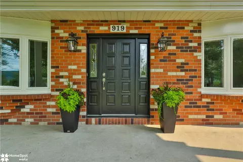 Exterior - 919 Point Phillips Rd, Bath, PA 18014 photo 2 of 11