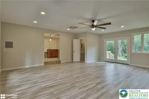 Living - 919 Point Phillips Rd, Bath, PA 18014 photo 4 of 6