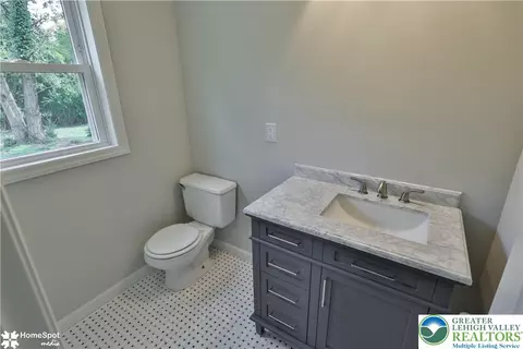 Bath - 919 Point Phillips Rd, Bath, PA 18014 photo 1 of 7