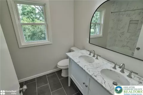 Bath - 919 Point Phillips Rd, Bath, PA 18014 photo 5 of 7