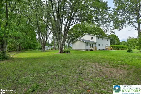 Exterior - 919 Point Phillips Rd, Bath, PA 18014 photo 5 of 11