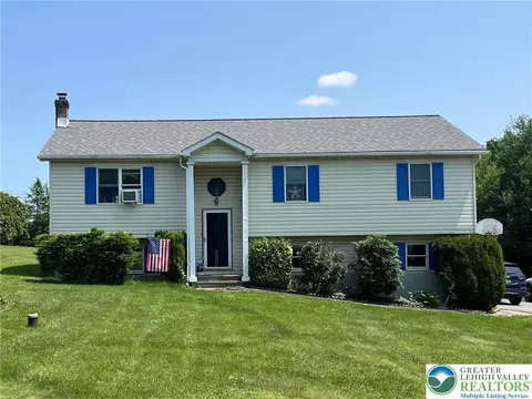 122 Corinne Ct, Effort, PA 18330