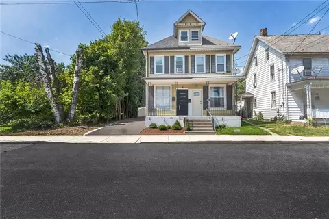 109 Pen Argyl St, Pen Argyl, PA 18072