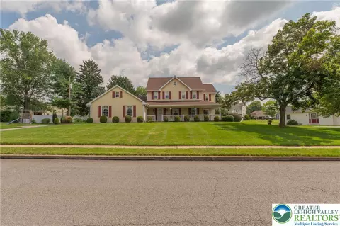 1039 Miriam Dr, Emmaus, PA 18049