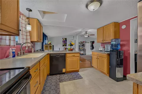Kitchen - 273 Pine Cone Ct, Bath, PA 18014 photo 4 of 4