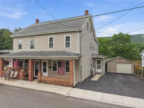 80 E Mill St, Nesquehoning, PA 18240