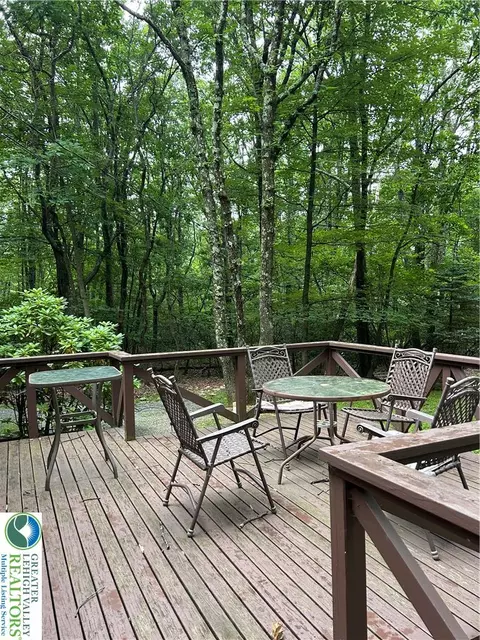 Exterior - 1507 Upper Valley Rd, Effort, PA 18330 photo 2 of 4
