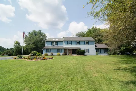 563 Longacre Dr, Cherryville, PA 18035