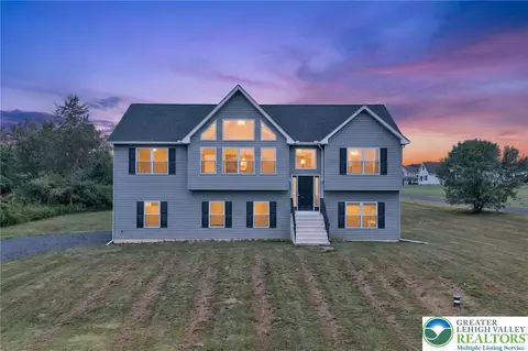 140 Creekview Rd, Kunkletown, PA 18058