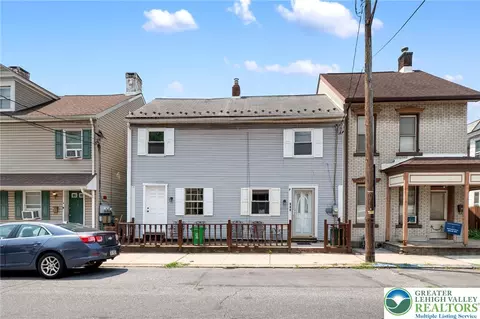 132 2nd St, Catasauqua, PA 18032