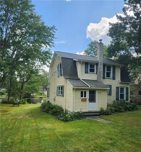 10 Kizer Pond Rd, Jefferson Twp, PA 18436