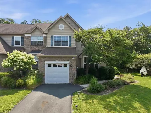 1762 Big Ridge Dr, East Stroudsburg, PA 18302