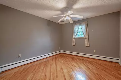 Bedroom - 172 Grouse Dr, Bath, PA 18014 photo 9 of 9