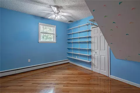 Bedroom - 172 Grouse Dr, Bath, PA 18014 photo 3 of 9