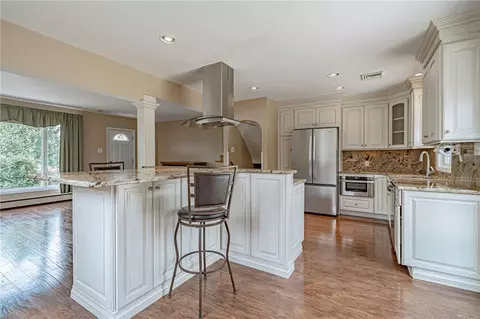 Kitchen - 172 Grouse Dr, Bath, PA 18014 photo 5 of 5