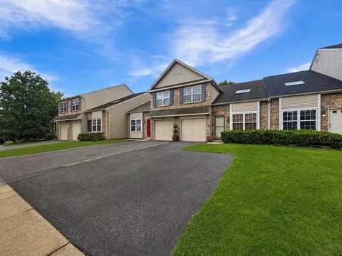 5612 Stonecroft Ln, Allentown, PA 18106