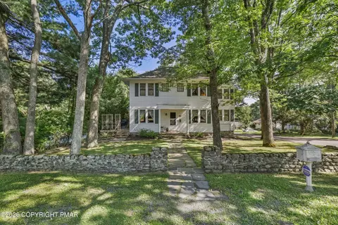 55 Center Ave, Mount Pocono, PA 18344