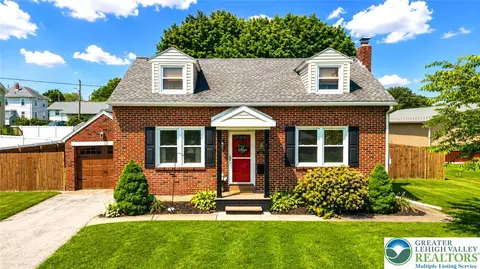 1218 Howertown Rd, Catasauqua, PA 18032